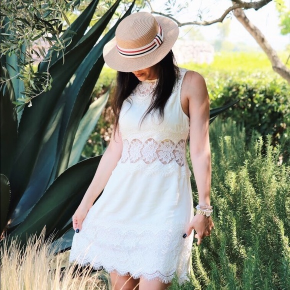 LAST1⭐️💕🌟💖Lovely Lace Mini Dress In Ivory 🌟💫 - Picture 3 of 8
